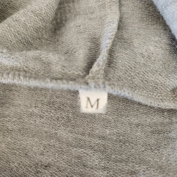 Gray Long Sleeve Graphic Letter Asymmetrical Hem Women's Hoddie Size M - Picture 3 of 6